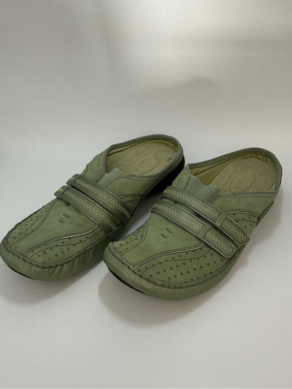 Privo by Clarks Sage Green Leather Comfort Mule Clogs Women’s Size 8M